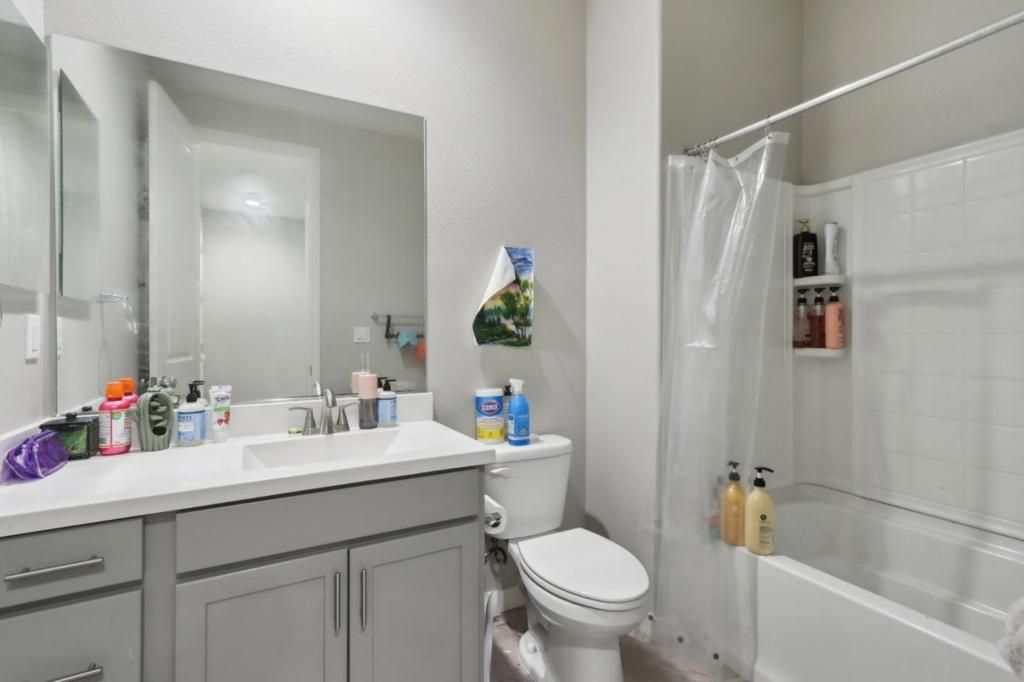 listing image 130726294434595851240