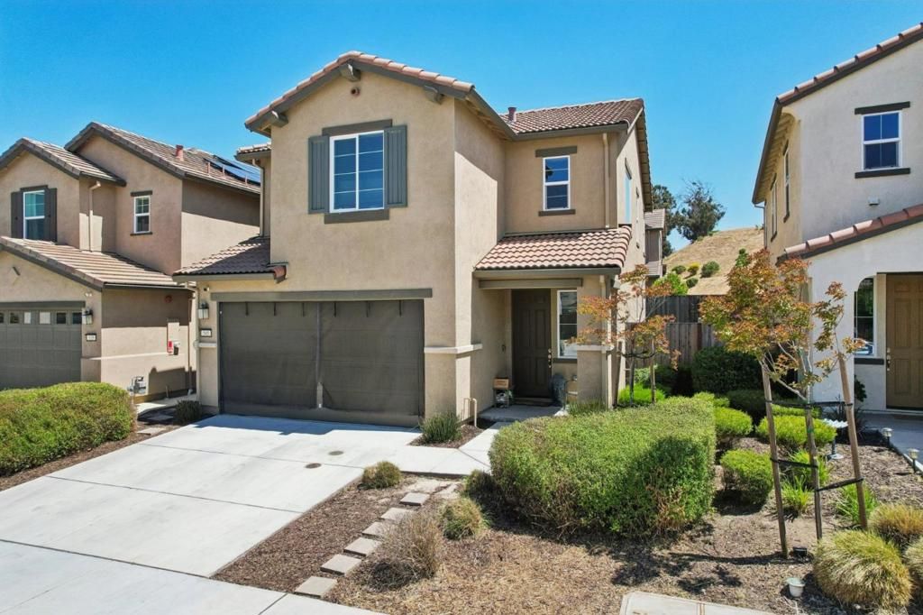 listing image 130728576883276843815