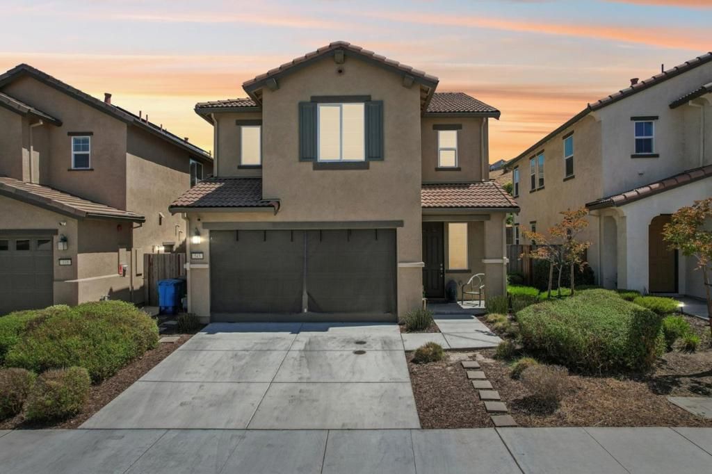 listing image 130720498676433678610