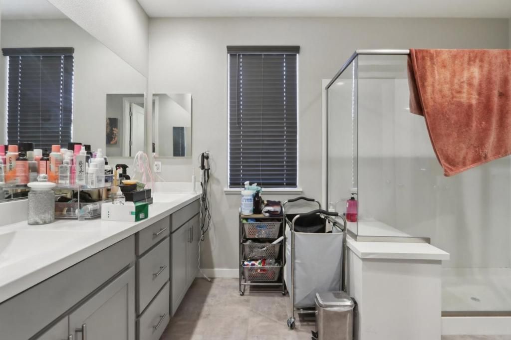listing image 130729754550346934981
