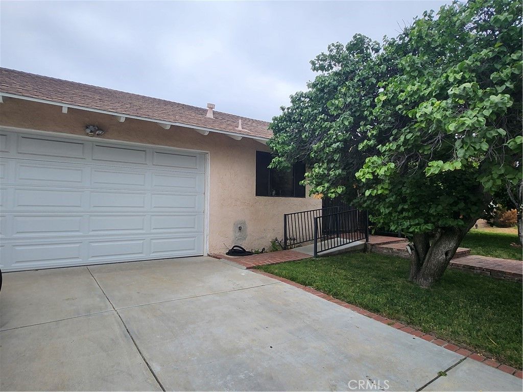 Photo of 18725 Schoenborn Street, Northridge, CA 91324 (MLS # SR26034423)