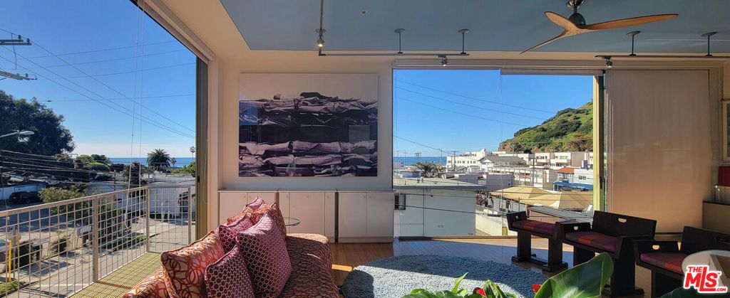 Photo of 201 Entrada Drive, Santa Monica, CA 90402 (MLS # 26638531)