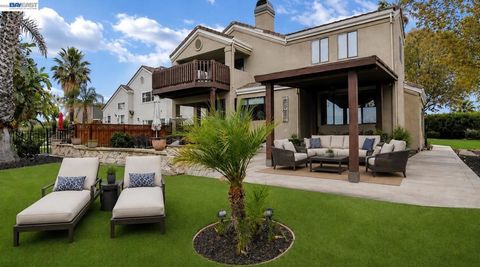 Photo of 1915 Edgeview Way Way, Discovery Bay, CA 94505 (MLS # 41139742)