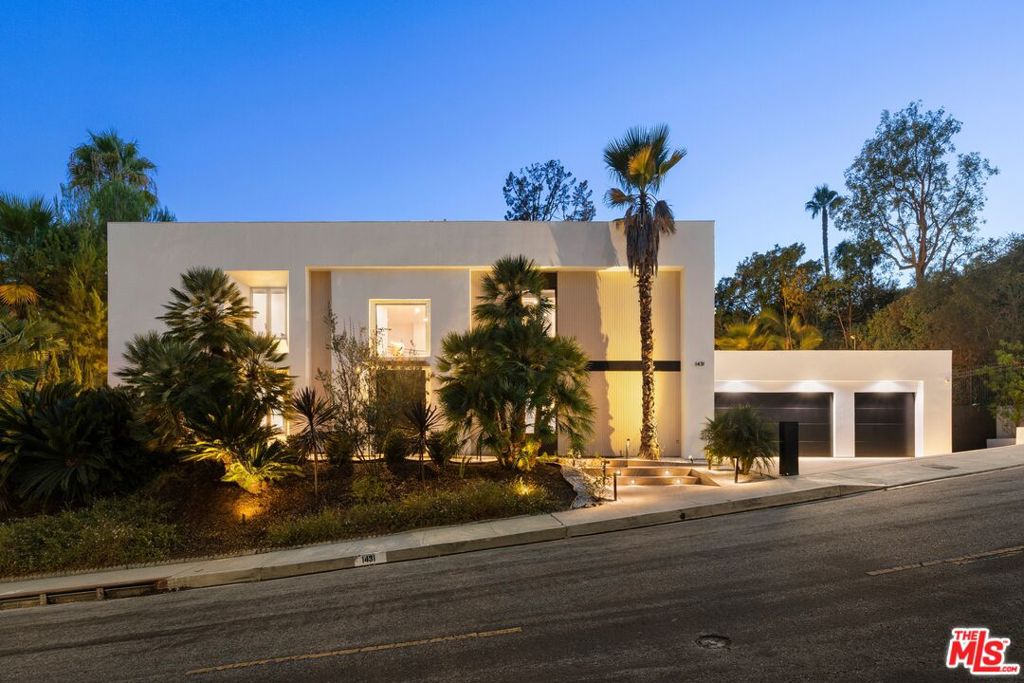 1431 Stradella Road
