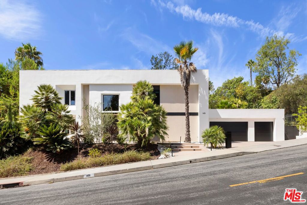 1431 Stradella Road