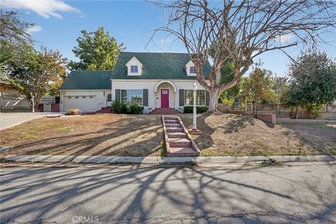 Photo of 1717 Locust Ravine, Bakersfield, CA 93306 (MLS # MC25260547)