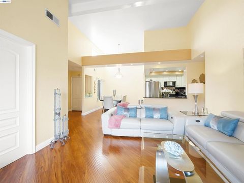 6332 Buena Vista Dr B Newark CA 94560