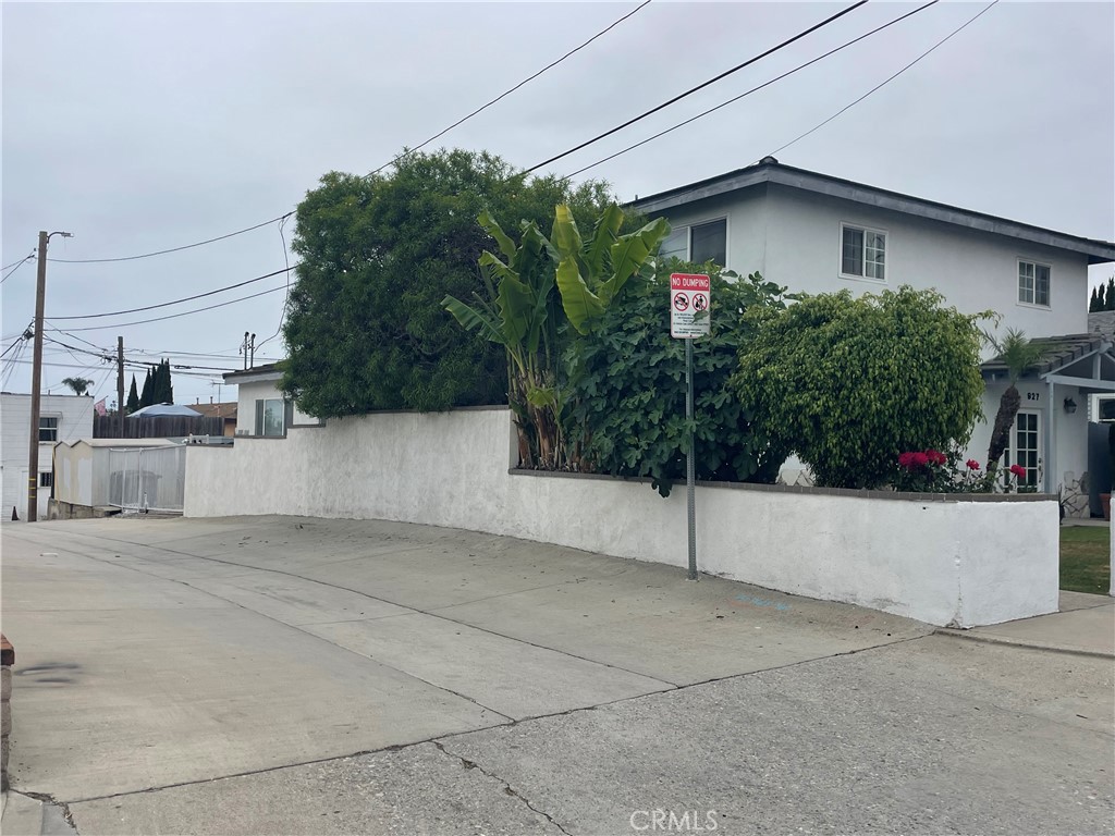 927 W 6th Street