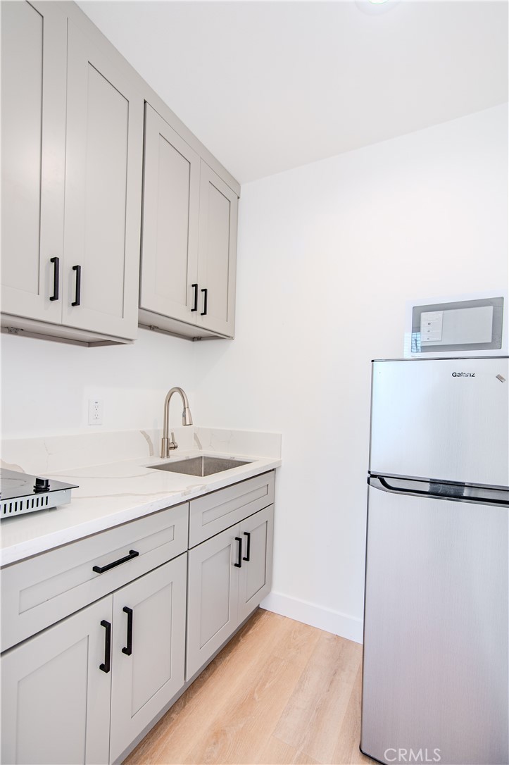 Explore this brand-new studio unit! Enjoy modern appliances, high ceilings, recessed lighting, sleek wood floors, and a spacious layout filled with natural light. Ideally located near top-rated schools, major freeways, and all the amenities you need. Includes one driveway parking space (1 car).