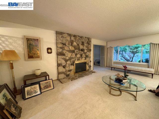 1319 Murchison Dr