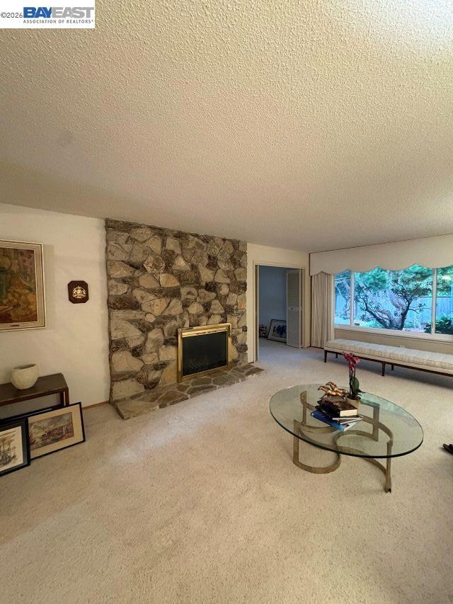 1319 Murchison Dr