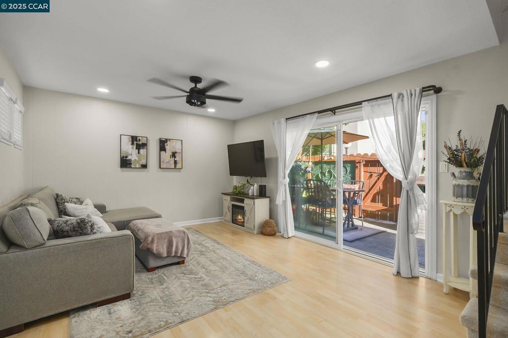 TORREY PINES - Residential