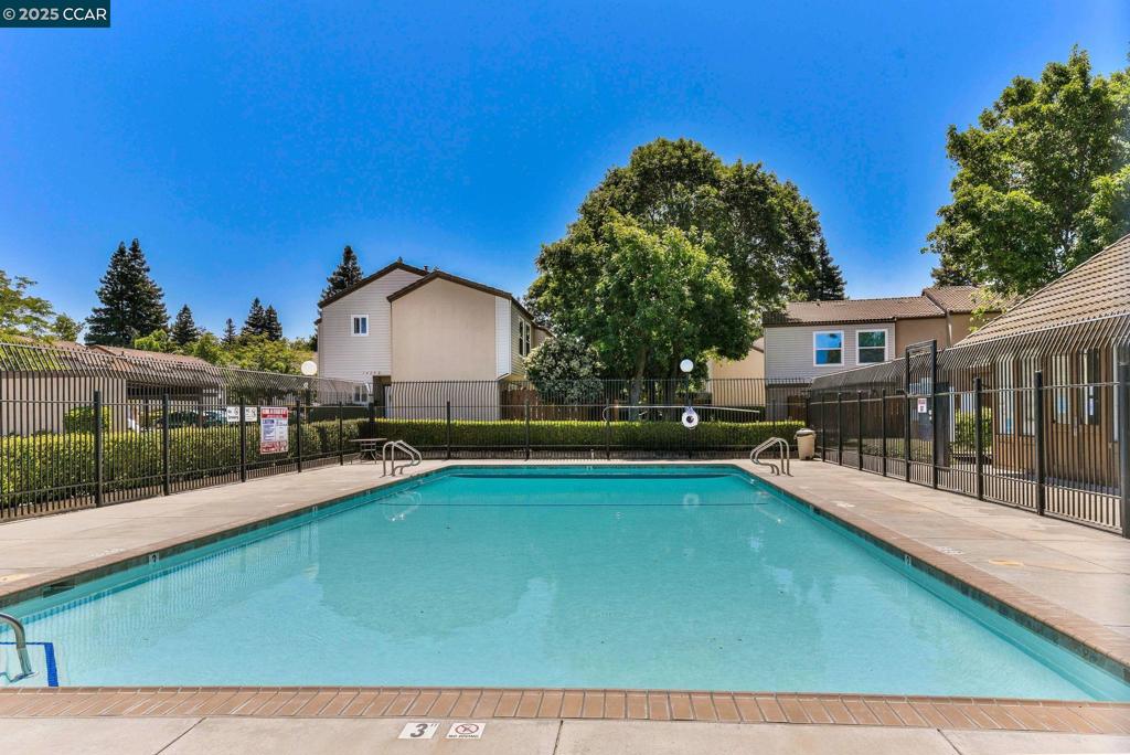 TORREY PINES - Residential