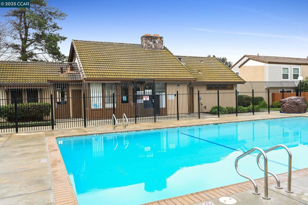 TORREY PINES - Residential