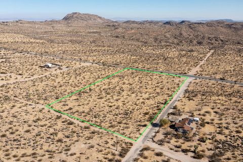 Photo of 5610 Yucca Mesa Road, Yucca Valley, CA 92284 (MLS # 219139461PS)