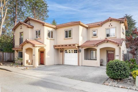 Photo of 1576 Heritage Lane, Santa Cruz, CA 95062 (MLS # ML82038922)