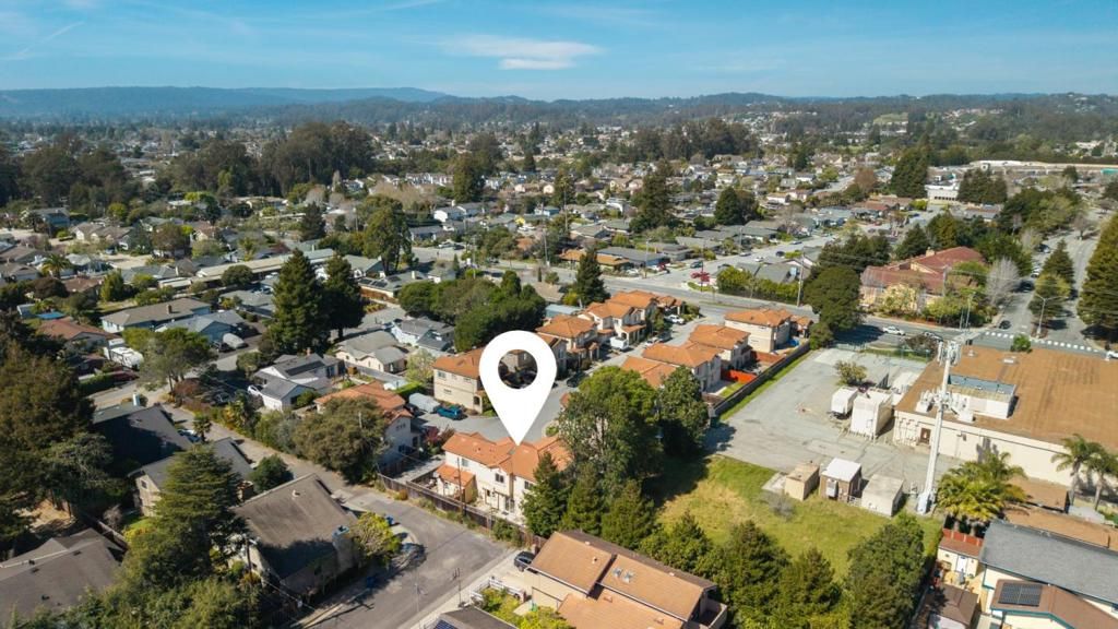 Photo of 1576 Heritage Lane, Santa Cruz, CA 95062 (MLS # ML82038922)