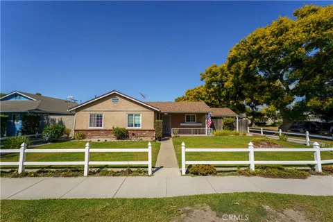 MLS: OC26212360