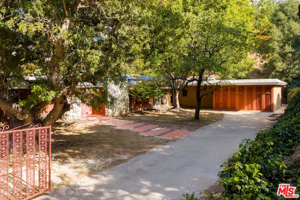 9966 Liebe Drive