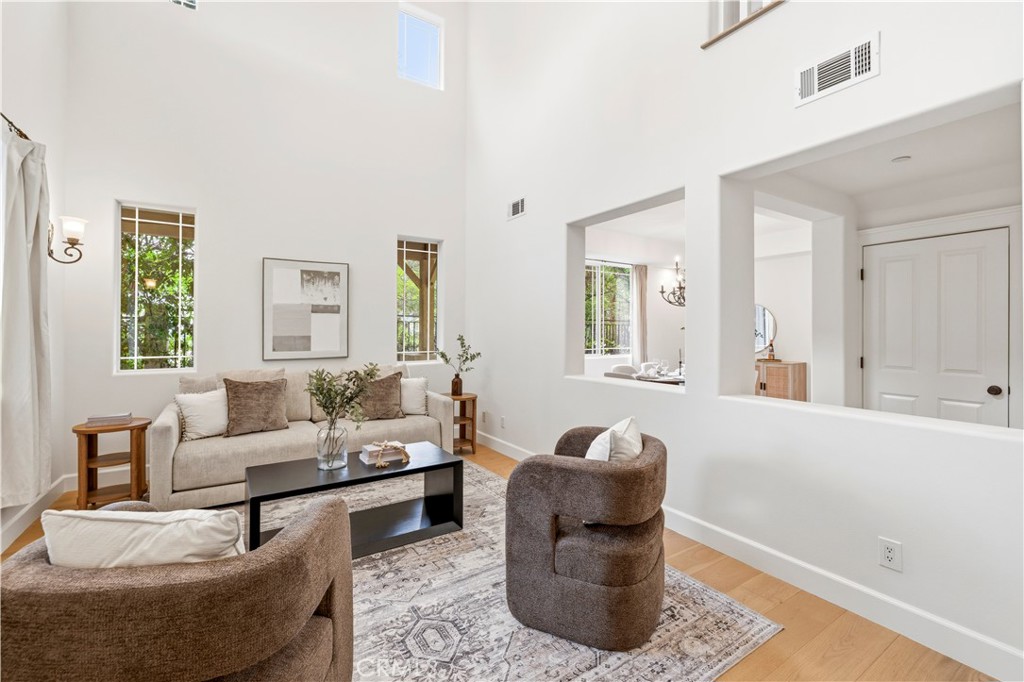 10052 Heatherglen Court