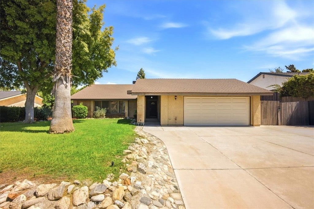 6544 Rycroft
