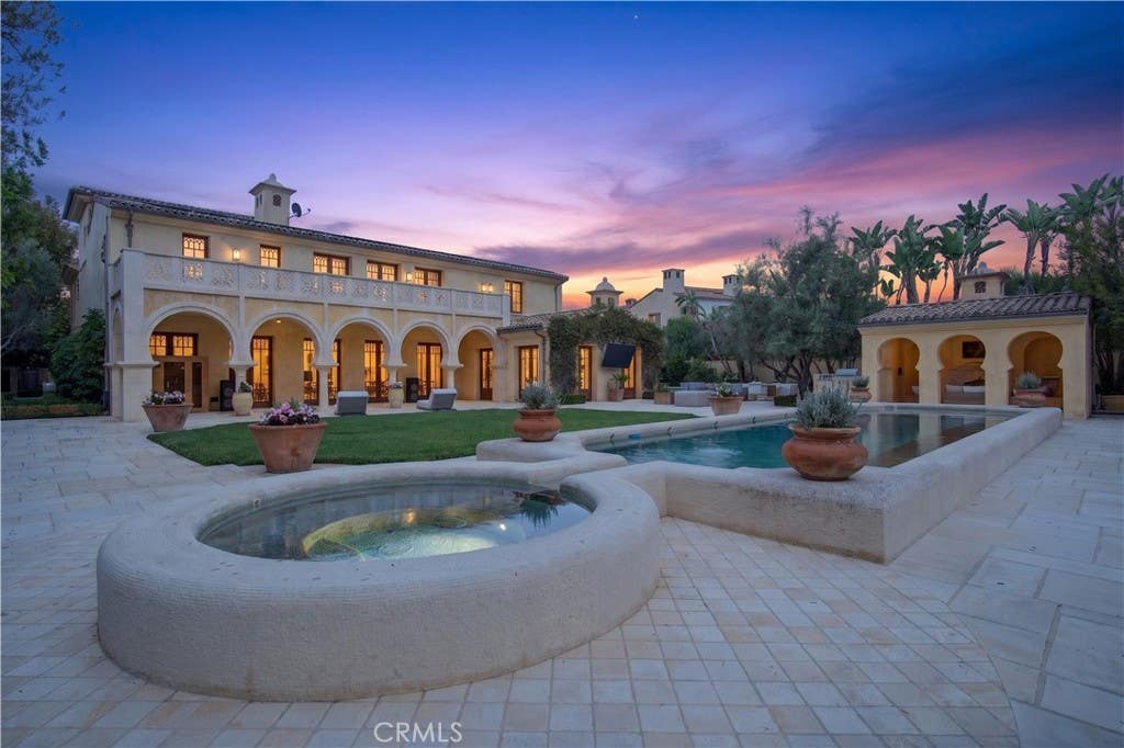 Photo of 98 Canyon Crk CRK, Irvine, CA 92603 (MLS # OC26179319)