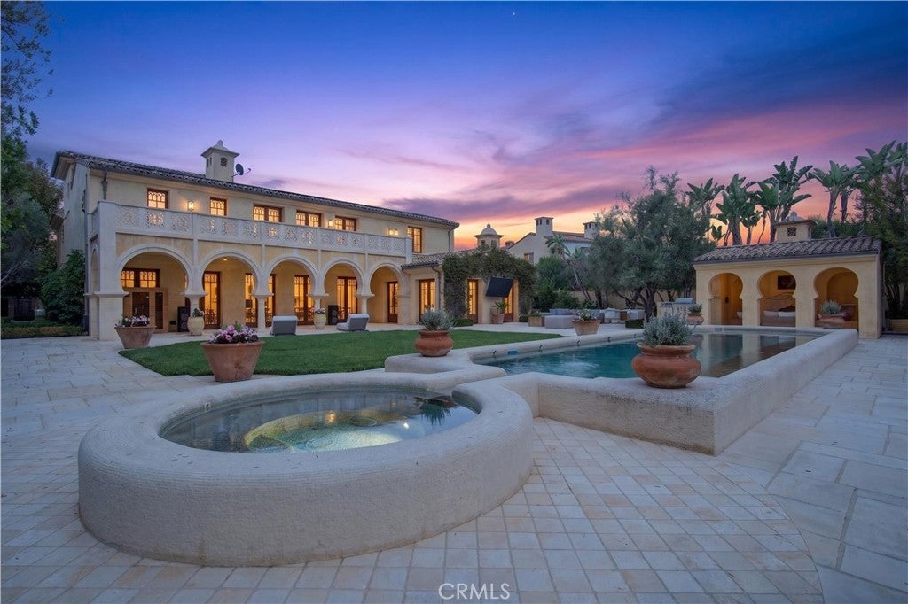 Photo of 98 Canyon Crk CRK, Irvine, CA 92603 (MLS # OC26179319)