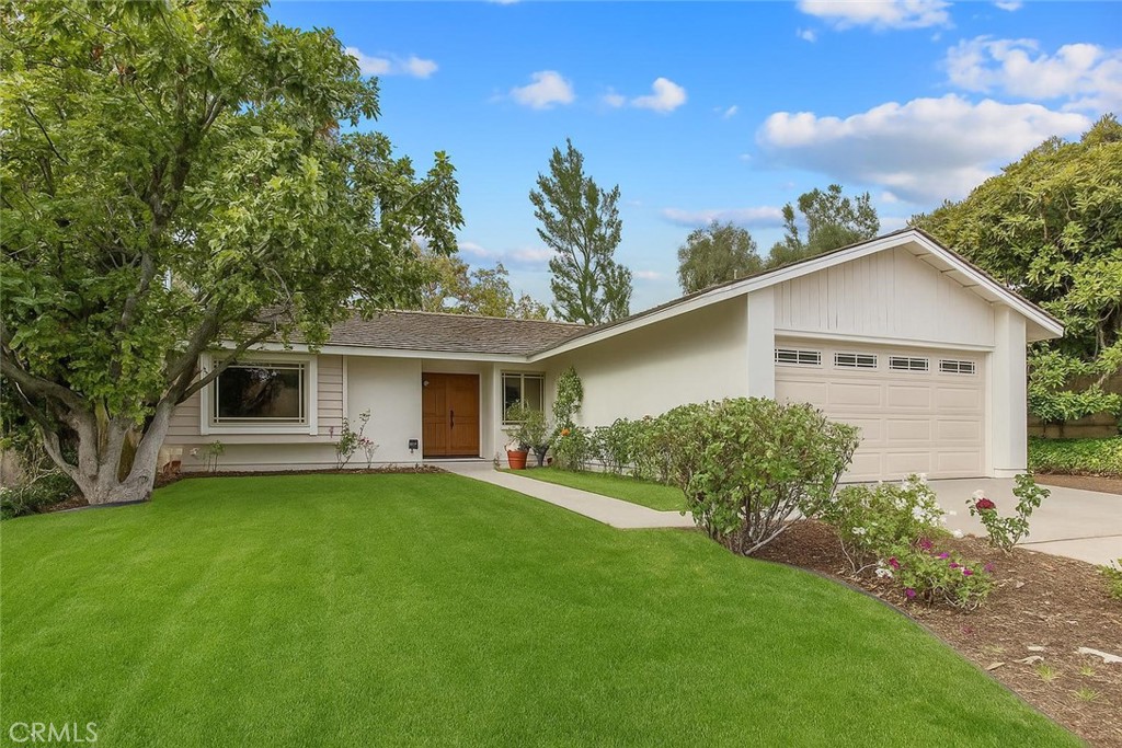 Welcome to this amazing home located in the heart of Westlake Village!
This beautifully remodeled property features an updated kitchen with quartz countertops, stylish tile flooring throughout, and modern recessed lighting. The open floor plan creates a bright and inviting atmosphere, while the spacious backyard is perfect for entertaining or relaxing. Conveniently located near major shopping centers, within walking distance to some of the area’s best restaurants and boutiques, and close to the highest-rated schools, this home offers the perfect blend of comfort, convenience, and lifestyle.