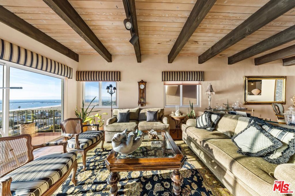 7011 Vista Del Mar Lane