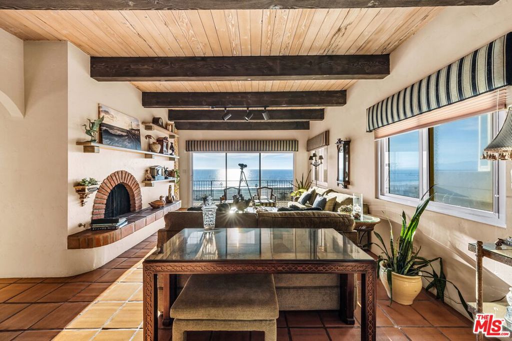 7011 Vista Del Mar Lane