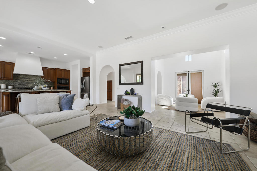 Carmela - Residential