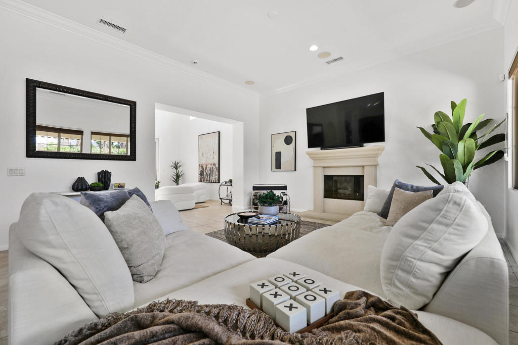 Carmela - Residential