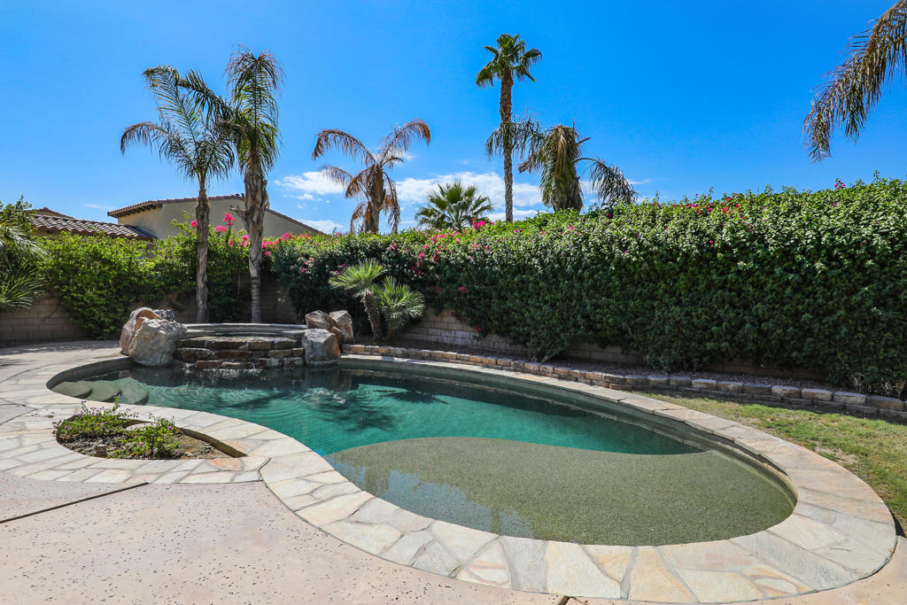 Carmela - Residential