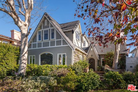 Photo of 427 12th Street, Santa Monica, CA 90402 (MLS # 26669707)