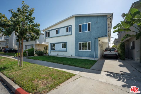 Photo of 256 S Doheny Drive #1, Beverly Hills, CA 90211 (MLS # 26991075)