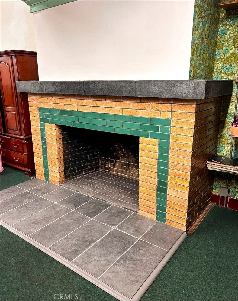 938 E Main