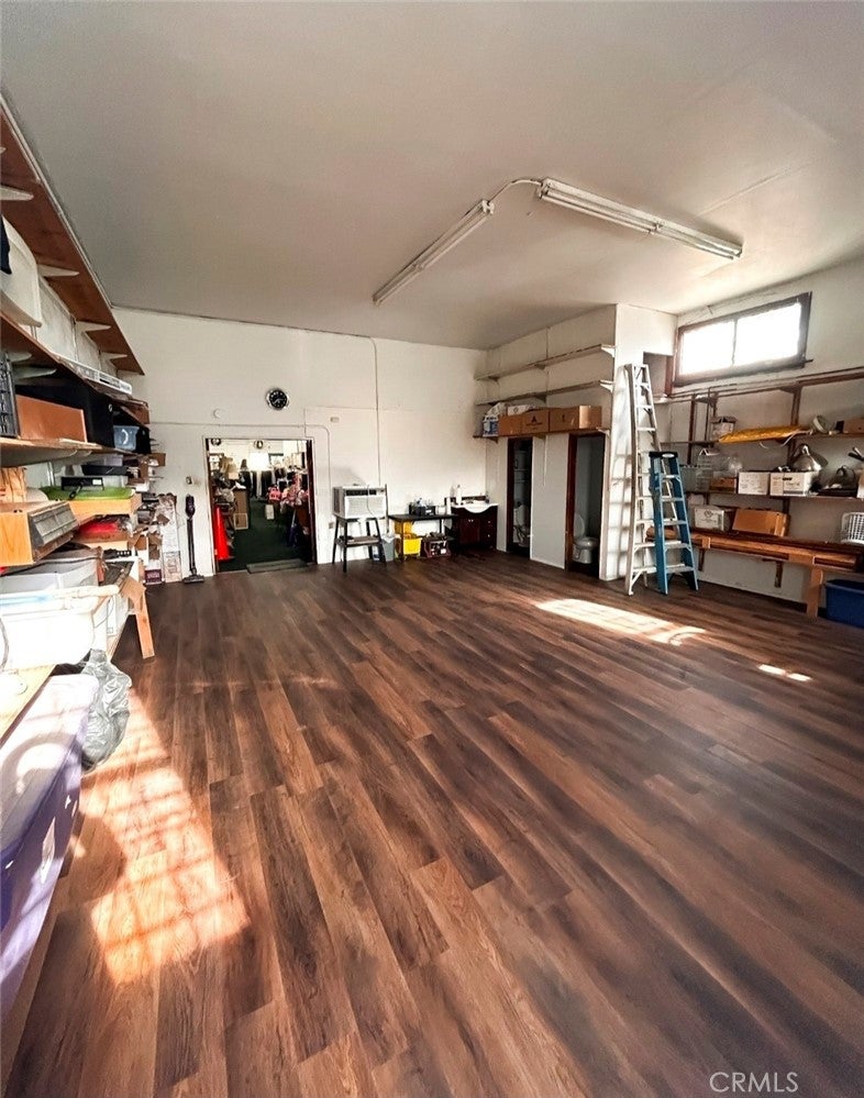 938 E Main