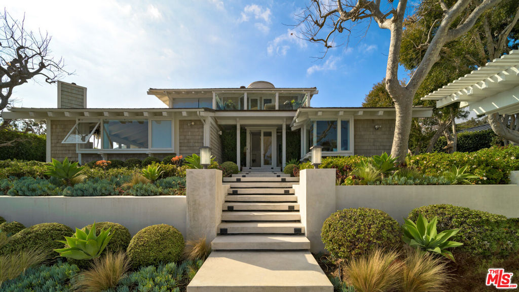 7111 Grasswood Avenue
