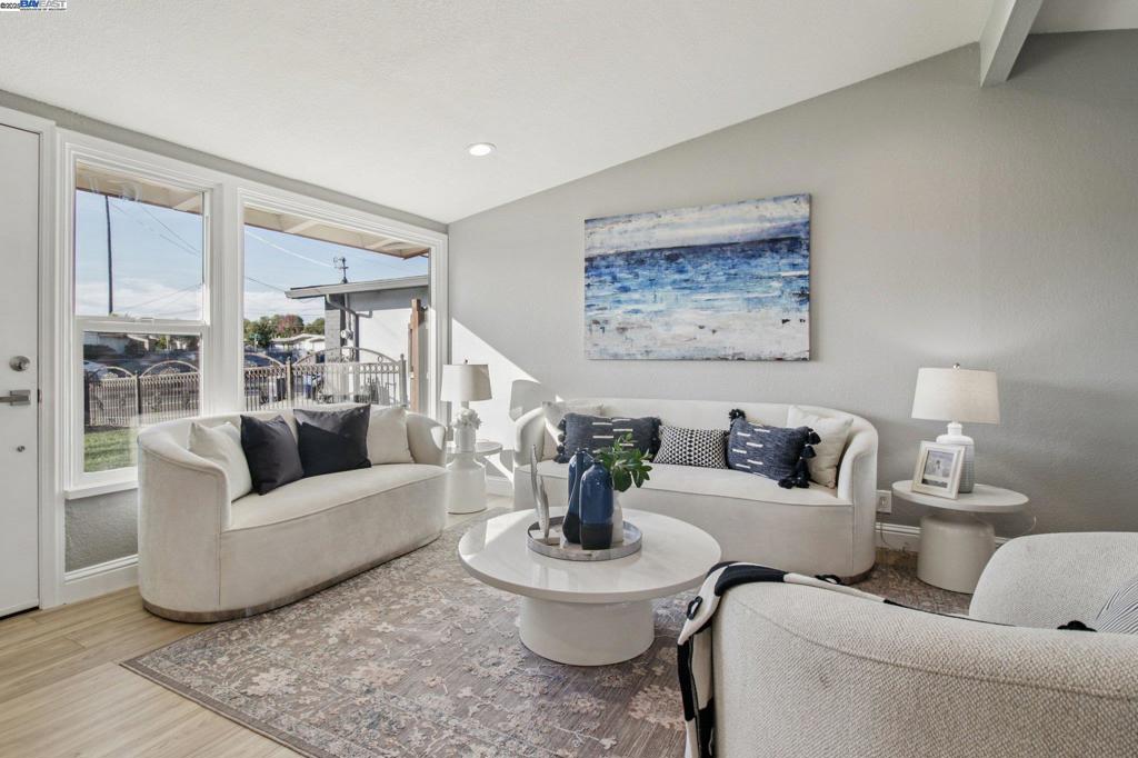 HAYWARD - Residential