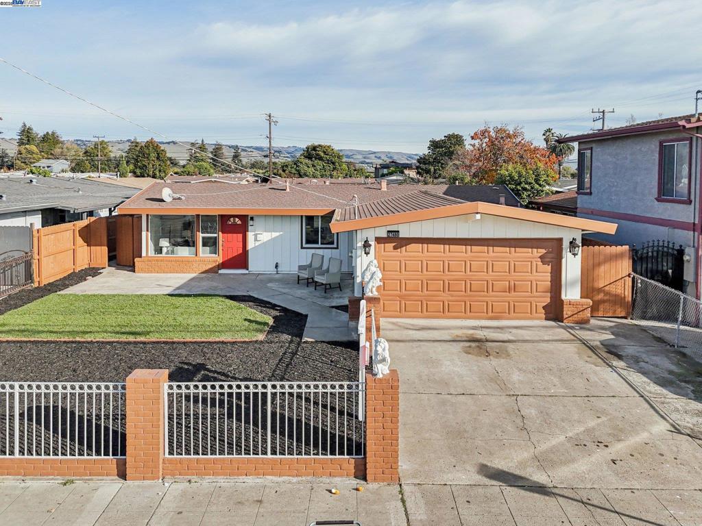 HAYWARD - Residential