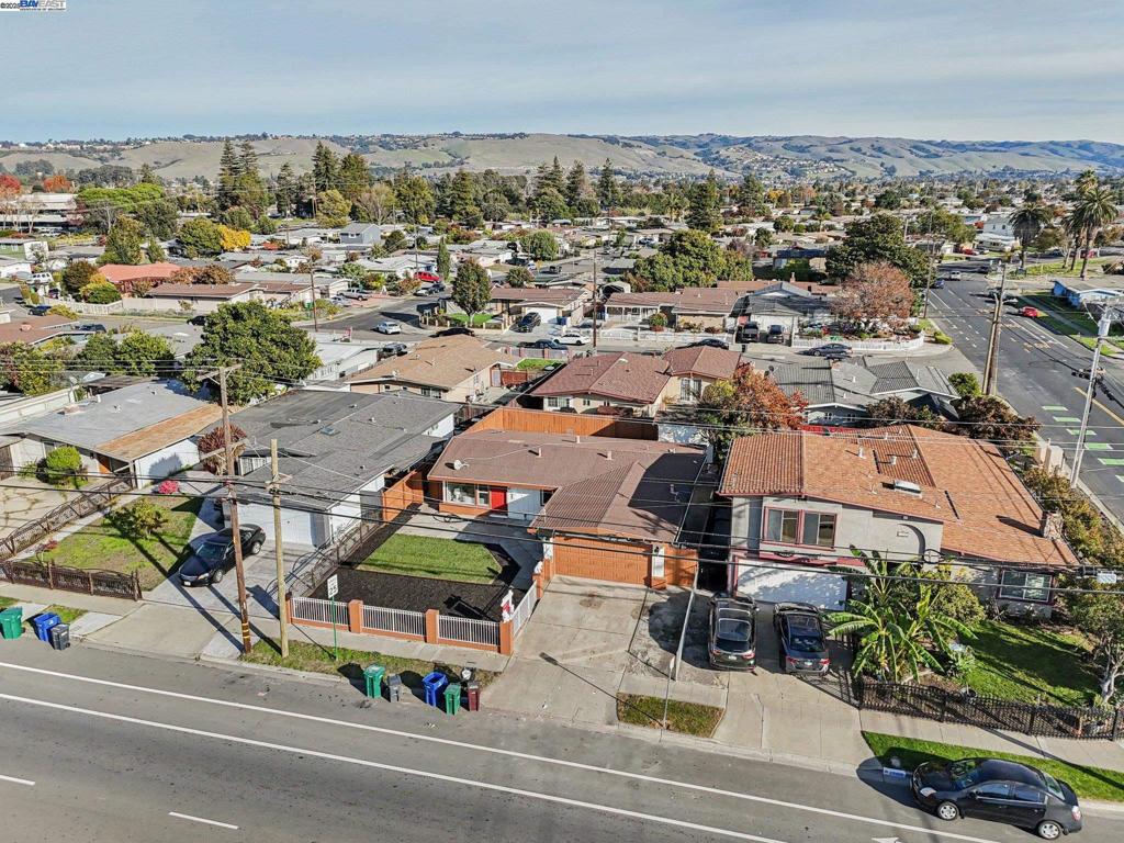 HAYWARD - Residential