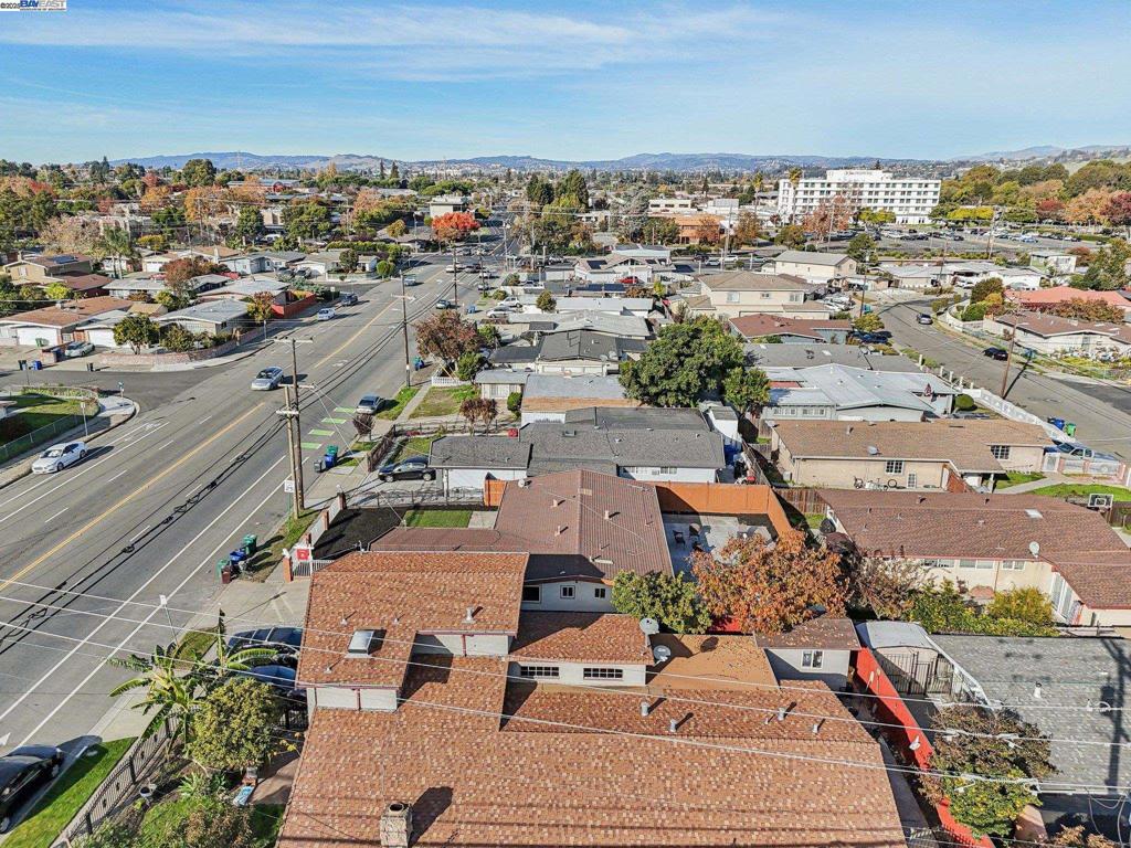 HAYWARD - Residential