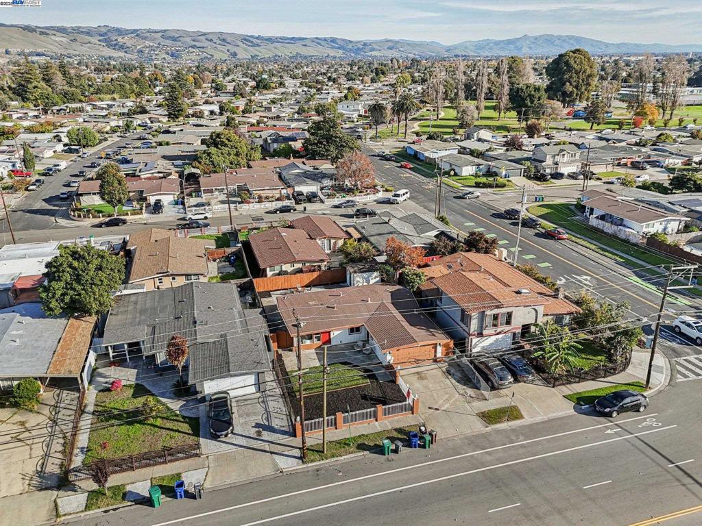 HAYWARD - Residential