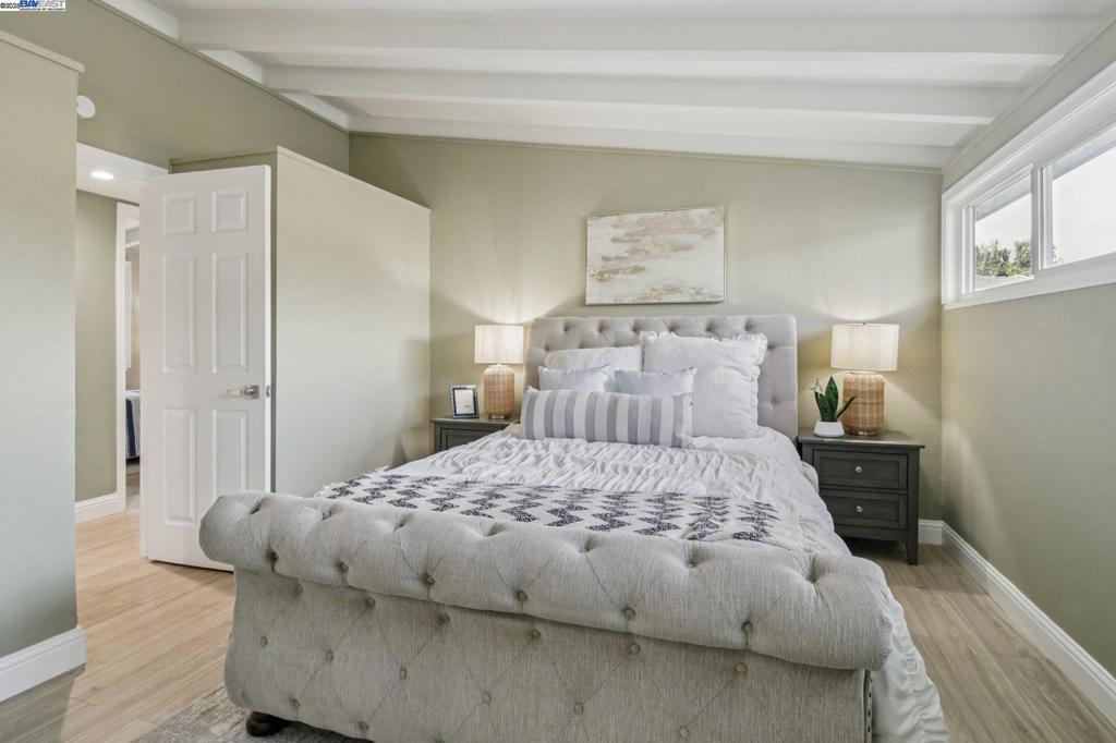 HAYWARD - Residential