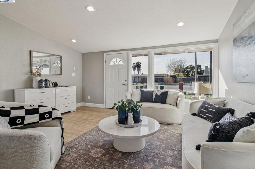 HAYWARD - Residential