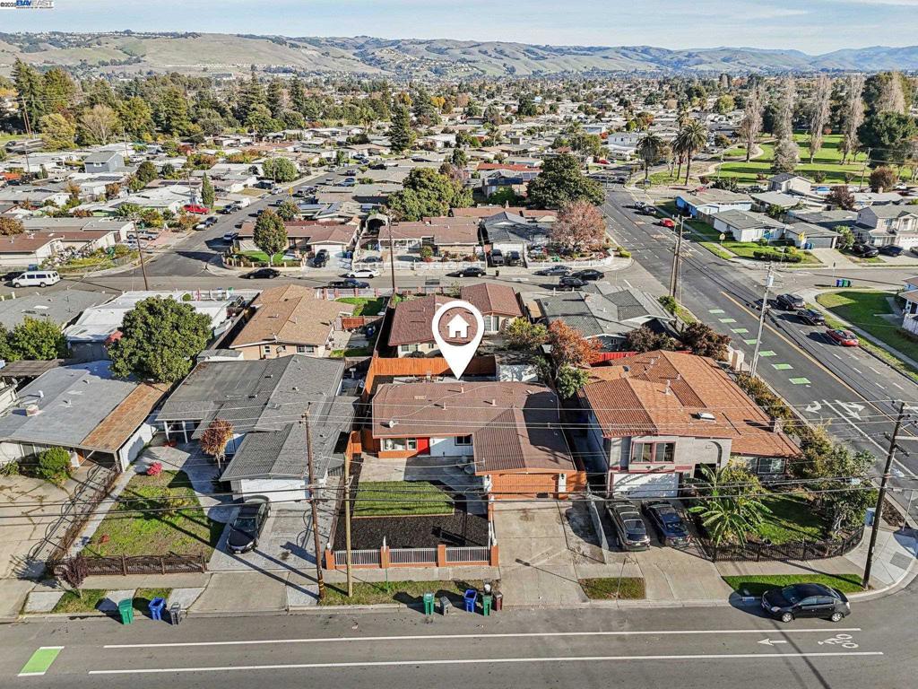 HAYWARD - Residential