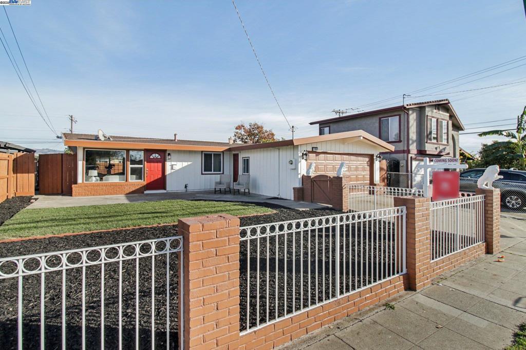 HAYWARD - Residential