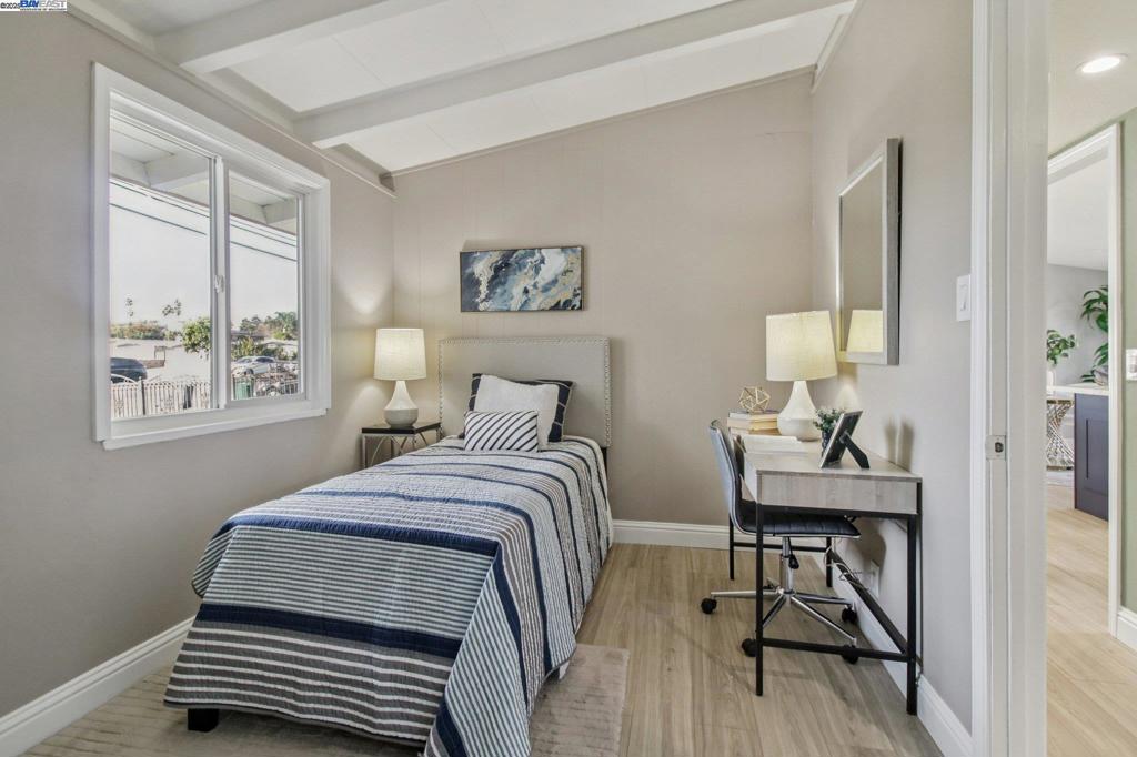 HAYWARD - Residential