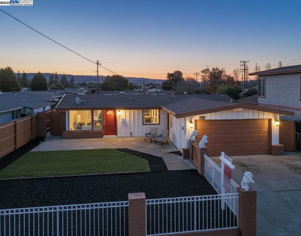 HAYWARD - Residential