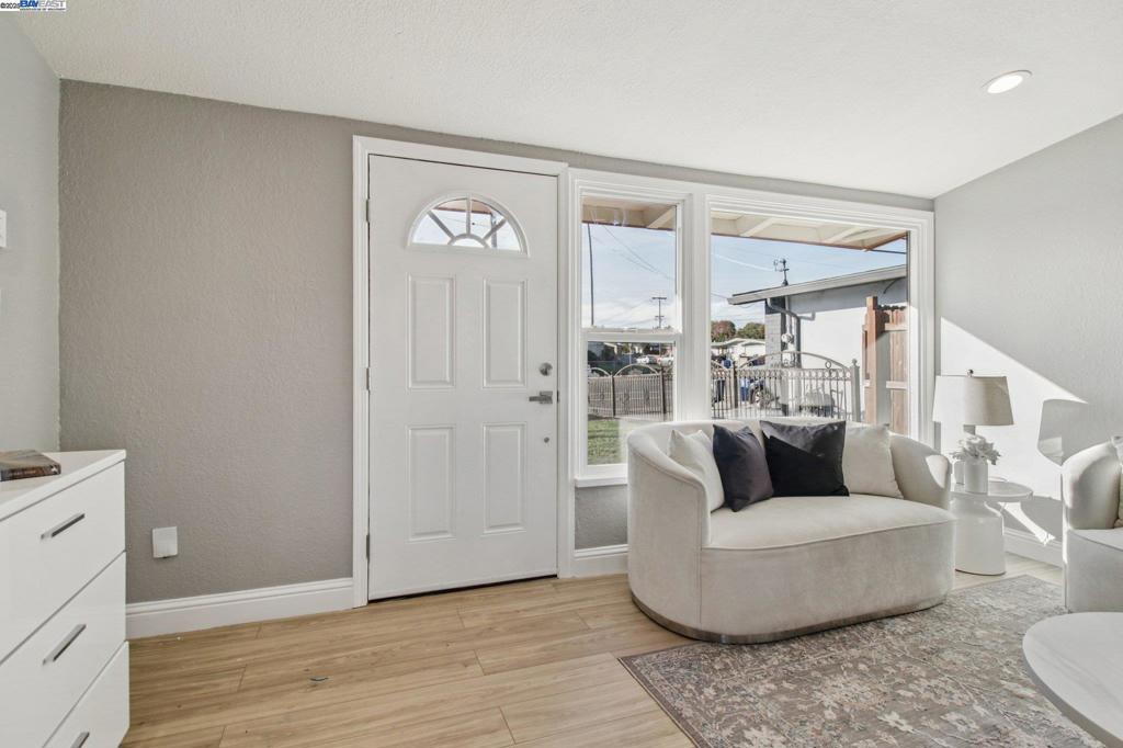 HAYWARD - Residential